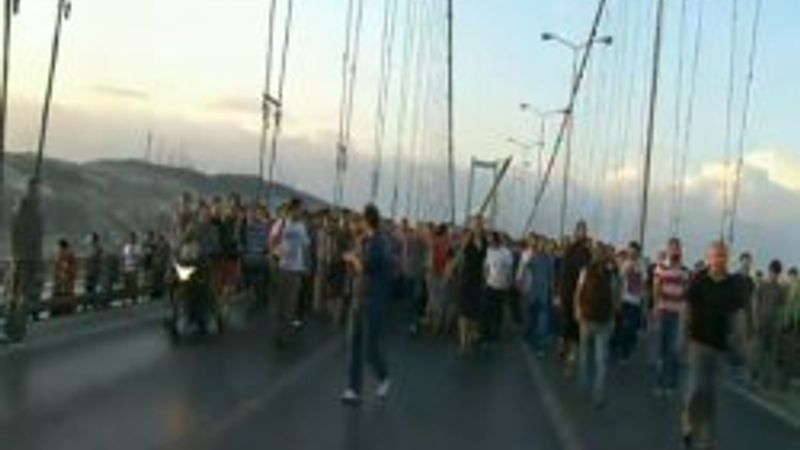 Boğaziçi Köprüsü trafiğe kapatıldı