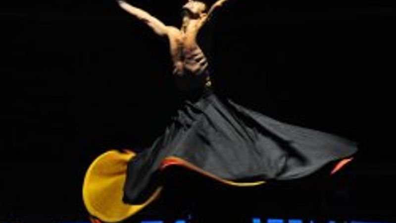 İsmet Berkan'dan Mevlevi dans yorumcusu tepkisi