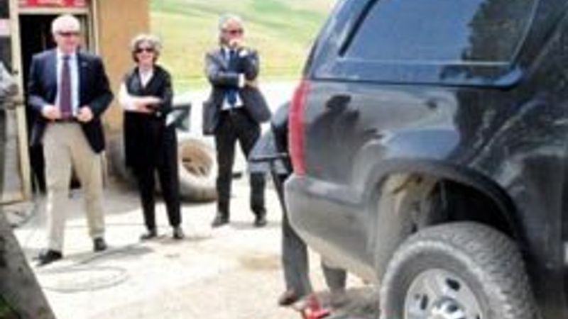 Francis Ricciardone'nin korumaları cimri çıktı