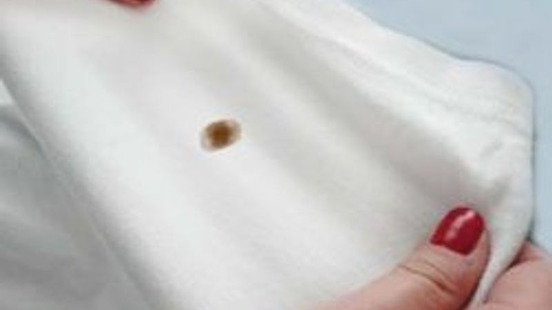 Giysilerdeki pas lekesi nasıl çıkar