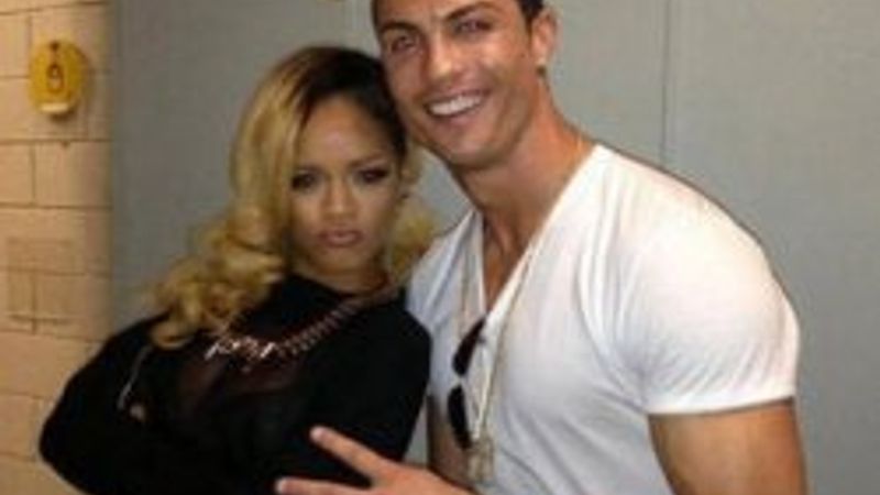 Rihanna'dan Ronaldo'ya gay iması