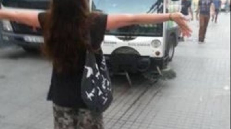 Çöp aracını Toma zanneden eylemci