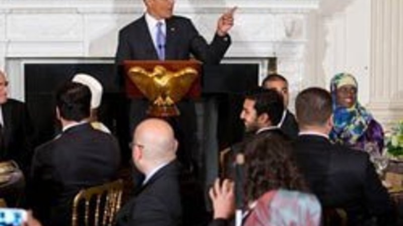Obama Beyaz Saray iftarında Kuran'dan ayet okudu - izle