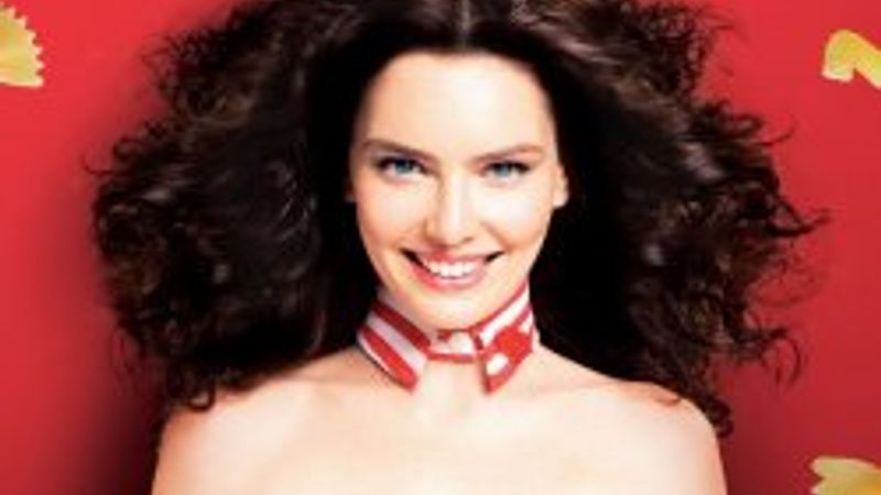 Nil Karaibrahimgil kimdir