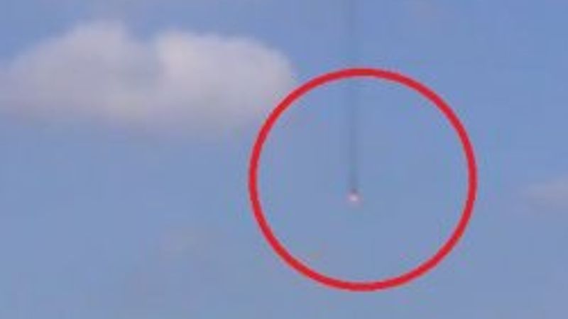 Türk uçaklarının vurduğu Suriye helikopterinin düşme anı