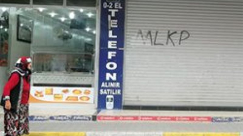 İstanbul esnafı korkudan kepenk indirdi