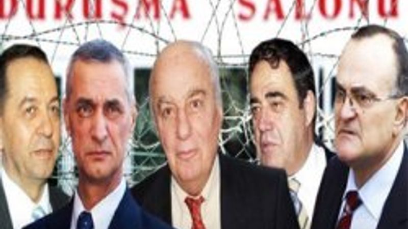 Balyoz komutanlarının rütbeleri sökülecek