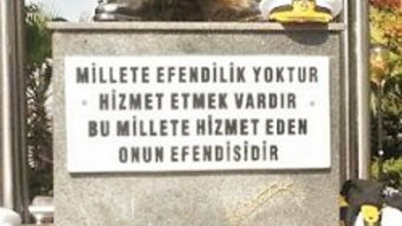 Balyoz tutuklularının ailelerinden apoletli protesto