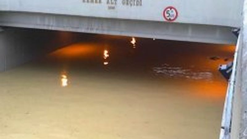 İzmir'i sel aldı - izle