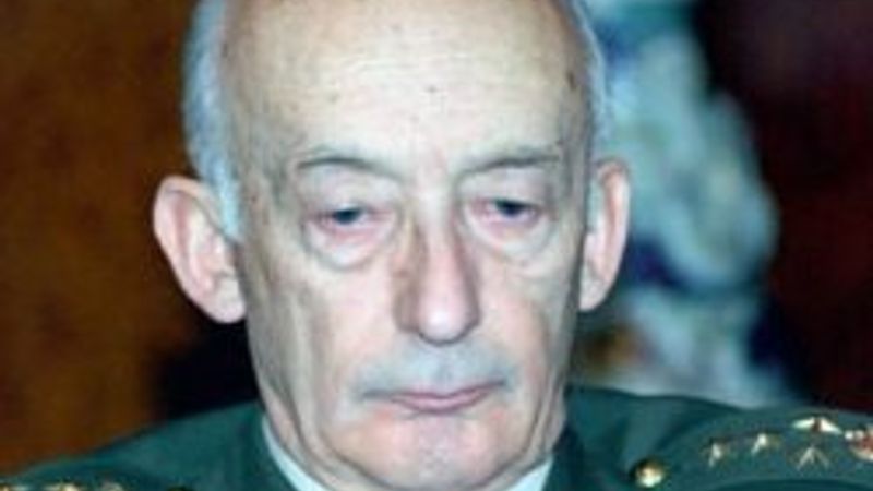 Teoman Koman vefat etti