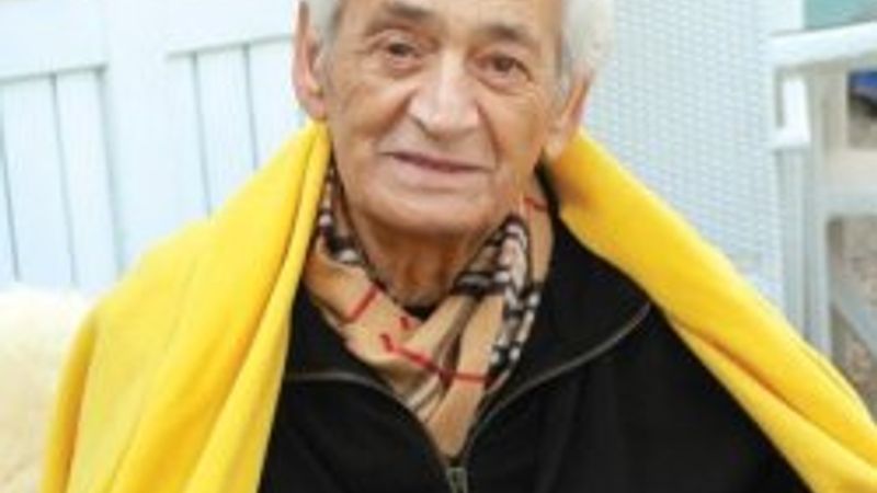 Adnan Şenses vefat etti