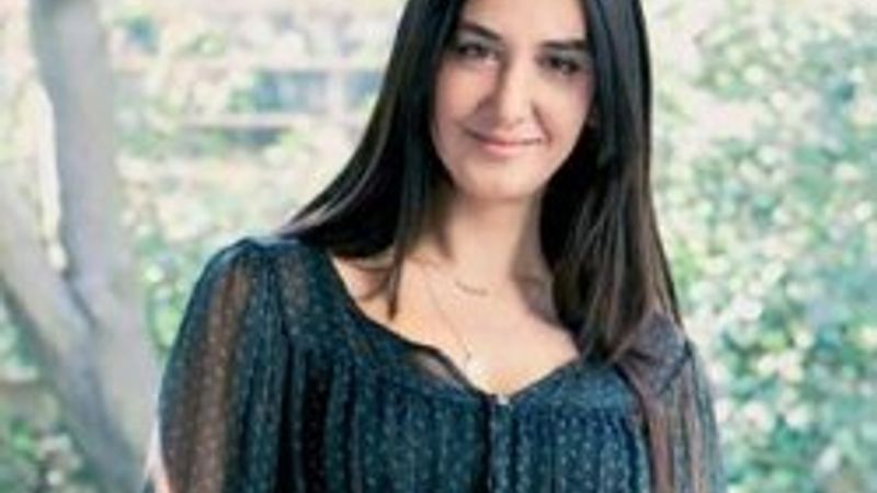 Ayşe Tolga: Kulaklarım kepçeydi yaptırdım
