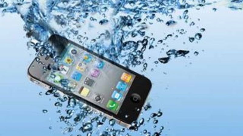Suya düşen telefon nasıl kurtarılır