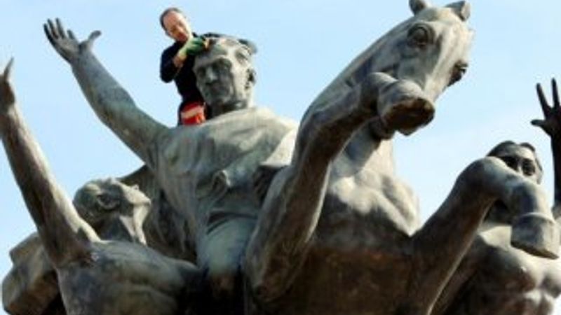 Antalya'daki Atatürk Anıtı bakıma alındı