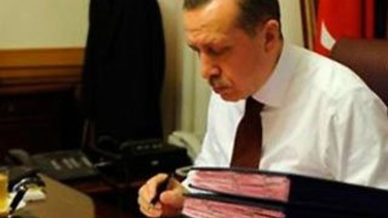 Başbakan Erdoğan'ın masasındaki son anket