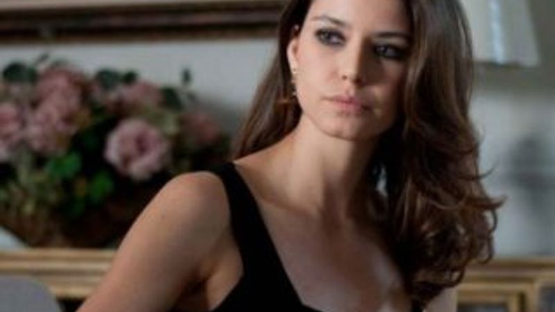 Beren Saat çocukluk aşkını unutamadı