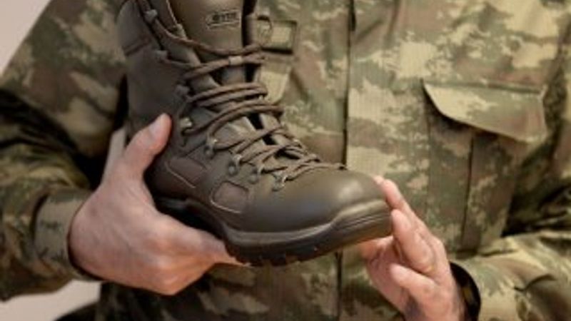 Kara Kuvvetleri'nde siyah bot devri kapanıyor