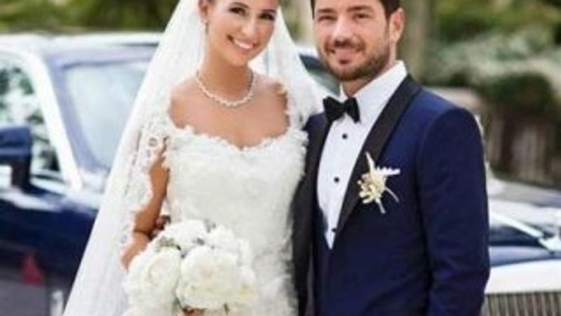 Buse Terim 3 gelinlik giydi