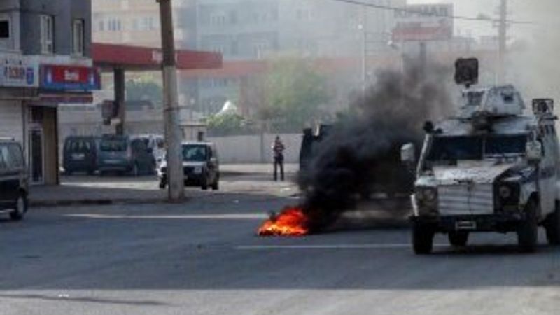Polisten Şırnak'taki eylemcilere: Adam gibi eylem yapın