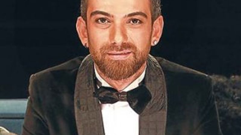 Hakan Akkaya beach'te lahmacun yedi şampanya içti