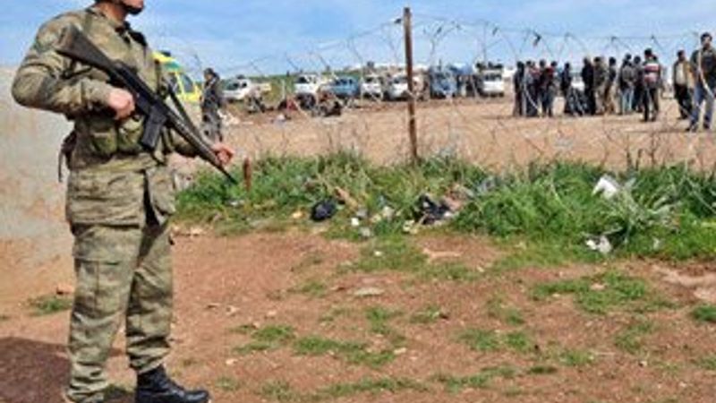 Suriye sınırında 3 şüpheli turist gözaltına alındı