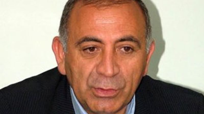 Gürsel Tekin kimdir