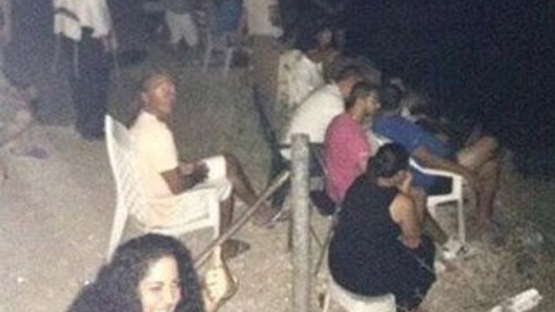 İsrailliler Gazze'nin bombalanışını alkışlarla izledi