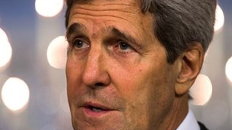 Kerry'nin açık mikrofonu kendisini ele verdi