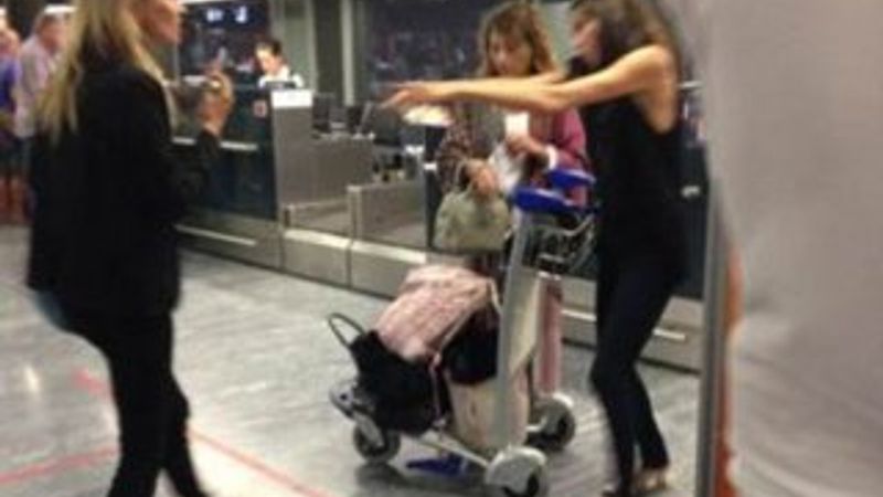 Kate Moss alkollü ve biletsiz uçağa binmek istedi