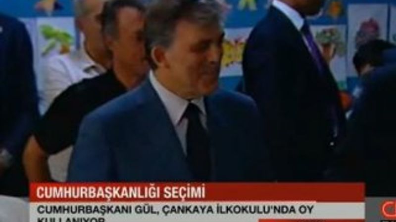 Abdullah Gül cumhurbaşkanı olarak son kez oy kullandı İZLE