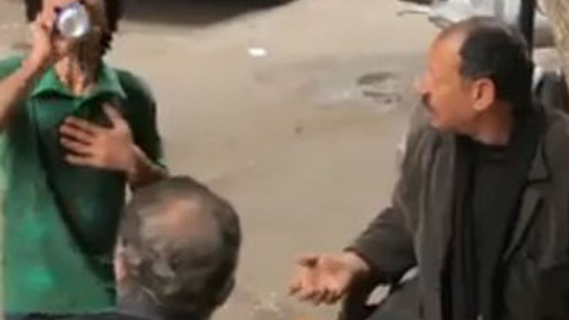 Rahatsız adamdan eşek şakaları İZLE