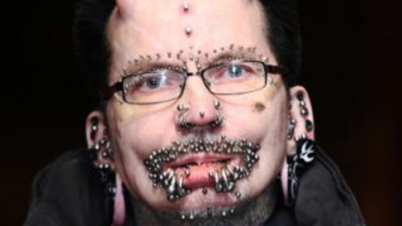 THY uçağında piercing'li yolcu krizi