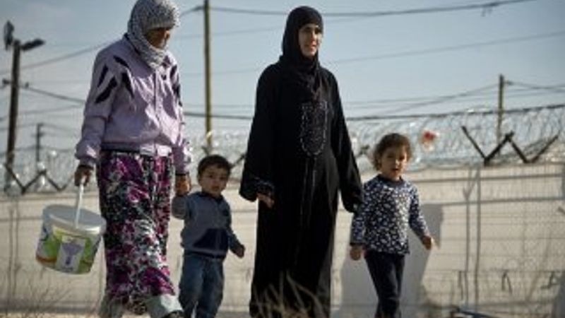 500 Suriyeli ülkelerine döndü