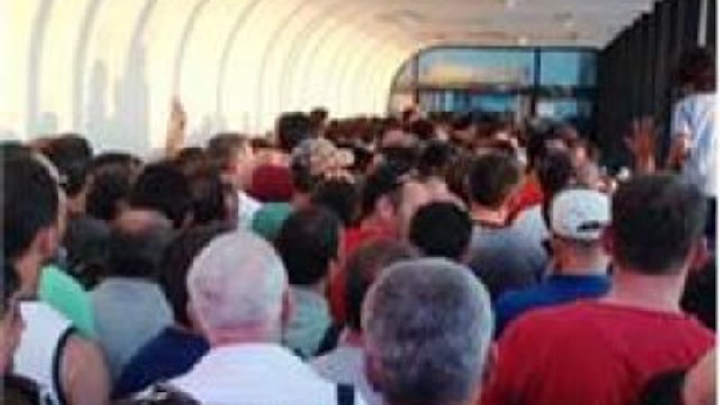 Sarp Sınır Kapısı kilitlendi