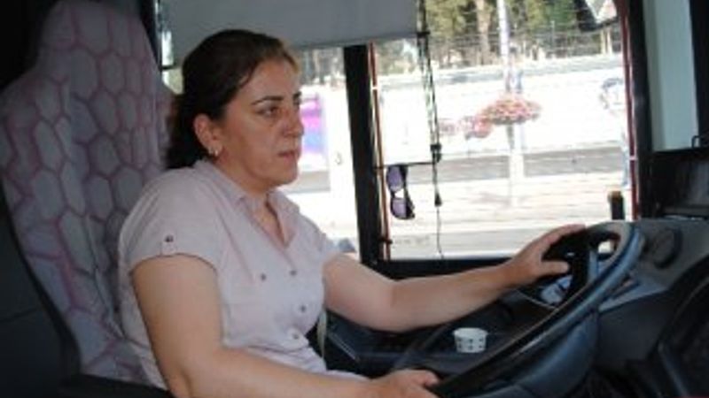 İstanbul'un tek kadın otobüs şoförü Şengül Tunç İZLE