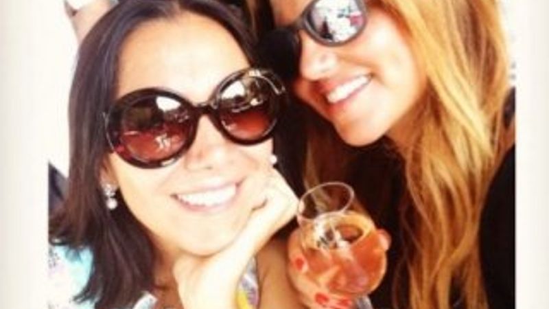 Feraye Tanyolaç bekarlığı kutluyor