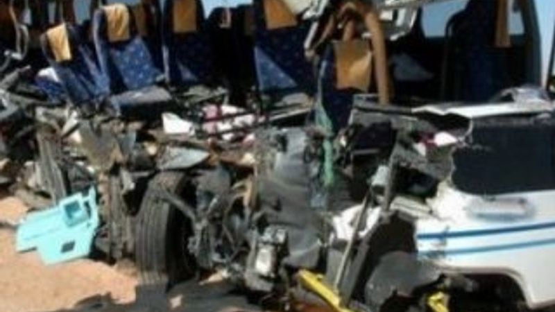 Mısır'da iki otobüs çarpıştı: 33 ölü 40 yaralı