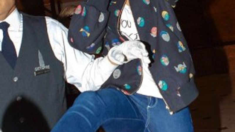 Cara Delevingne ilginç hareket