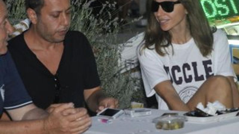 Gülşen: Mutluluk için evlilik şart değil