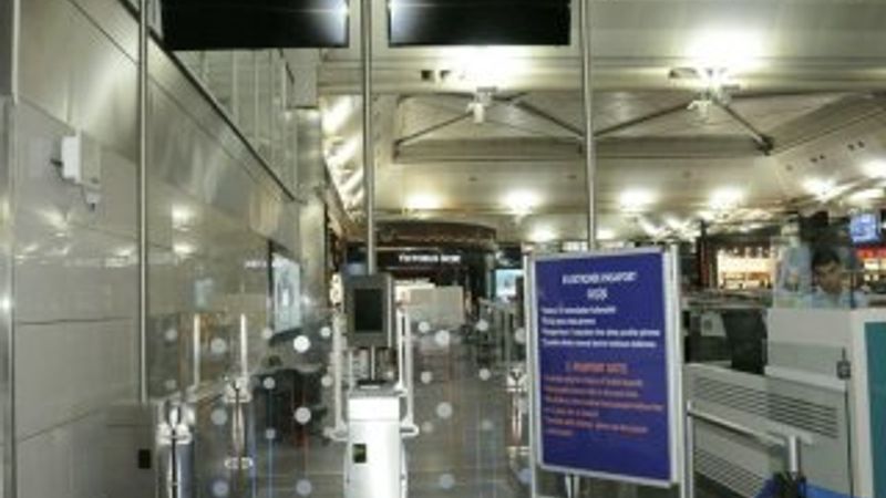 Türkiye'de parmak iziyle pasaport kontrolü dönemi başladı