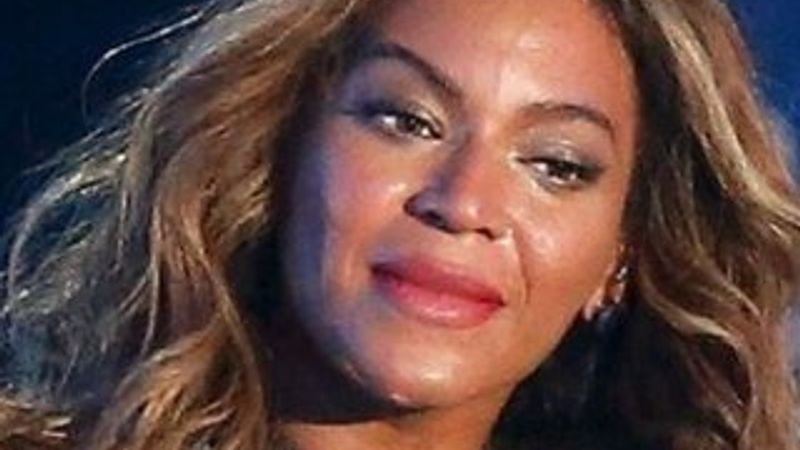 Beyonce'u ağlatan sürpriz İZLE