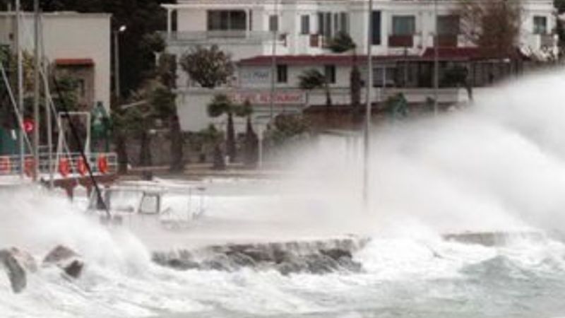 Meteoroloji'den İstanbul'a şiddetli fırtına uyarısı