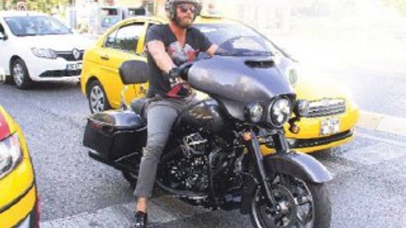 Kıvanç Tatlıtuğ'un yeni motosikleti