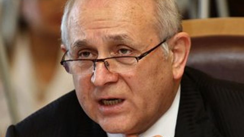 Burhan Kuzu yeni kabinede bakanlık istedi