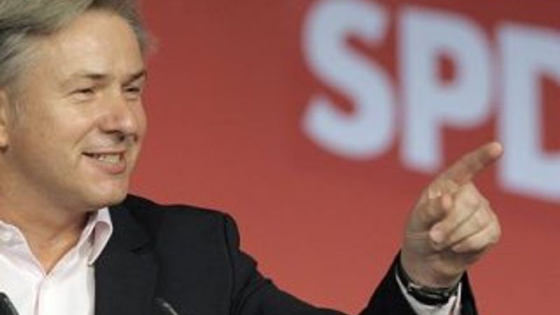 Klaus Wowereit: Kendi isteğimle gidiyorum