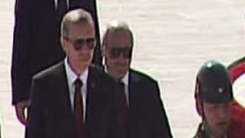 Cumhurbaşkanı Erdoğan Anıtkabir'i ziyaret etti İZLE