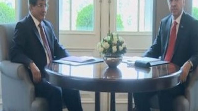 Başbakan Davutoğlu Köşk'e çıktı