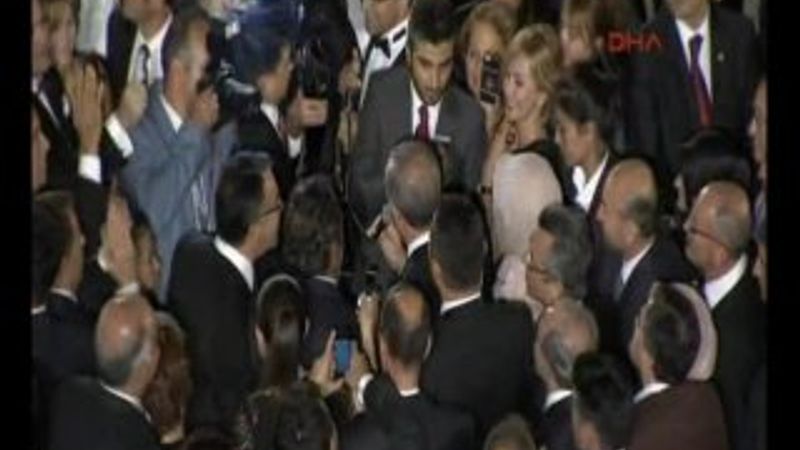 Cumhurbaşkanı Erdoğan resepsiyonda türkü söyledi