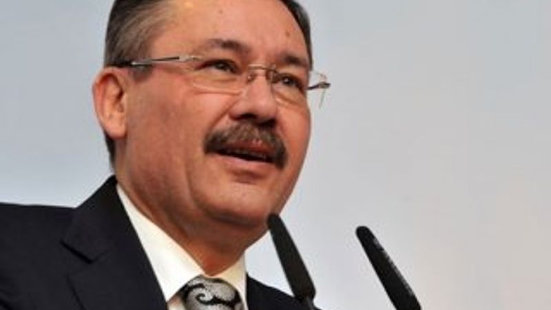 Melih Gökçek Twitter'da ateş püskürdü