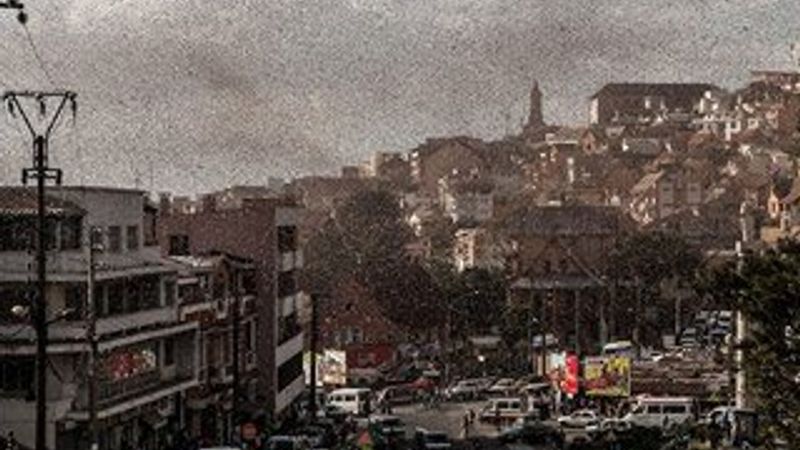 Madagaskar çekirge istilası altında - İzle